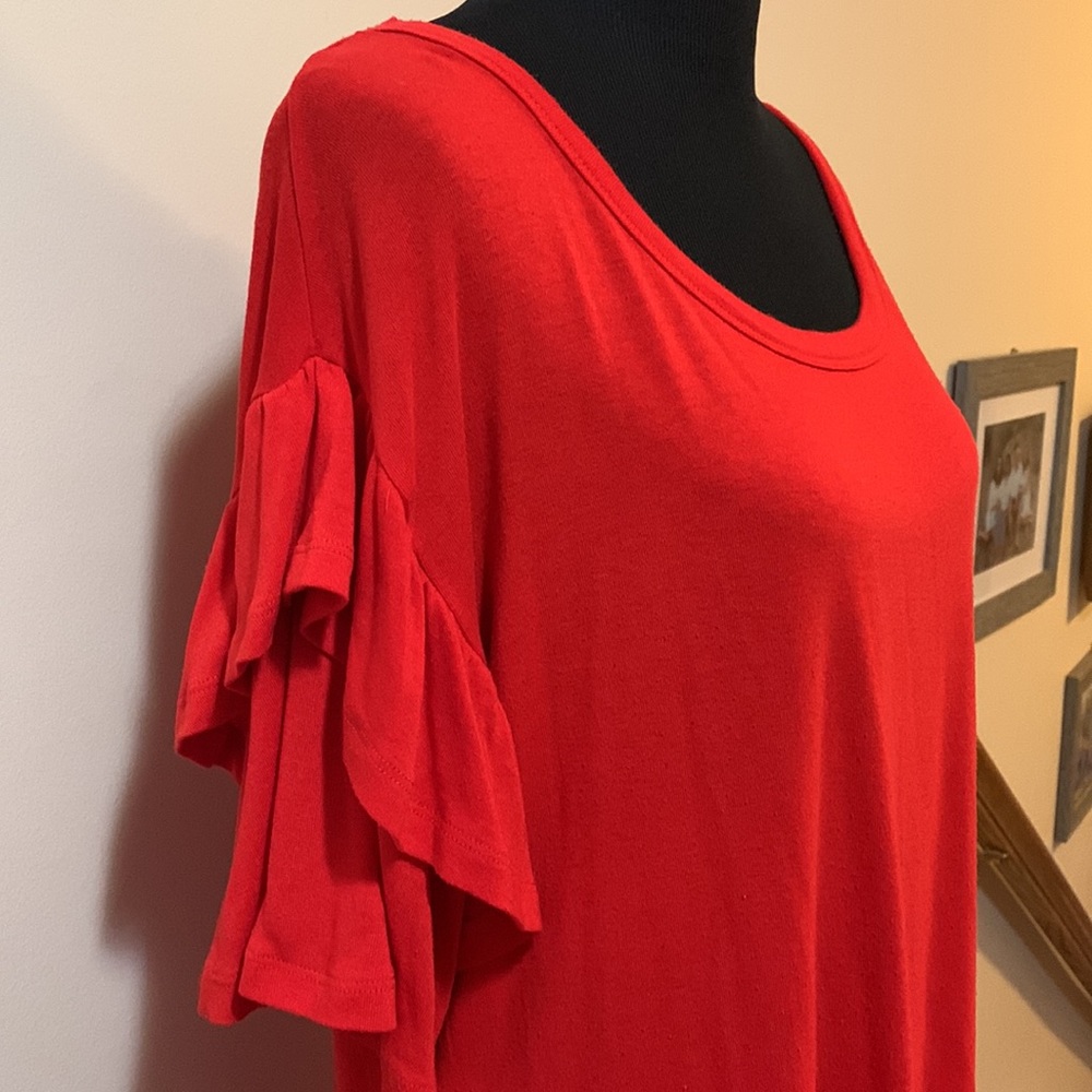 Red Flowy Top With Ruffle Sleeves - Picture 2 of 8